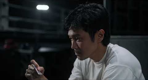 Frame from โลกที่แบกไว้
